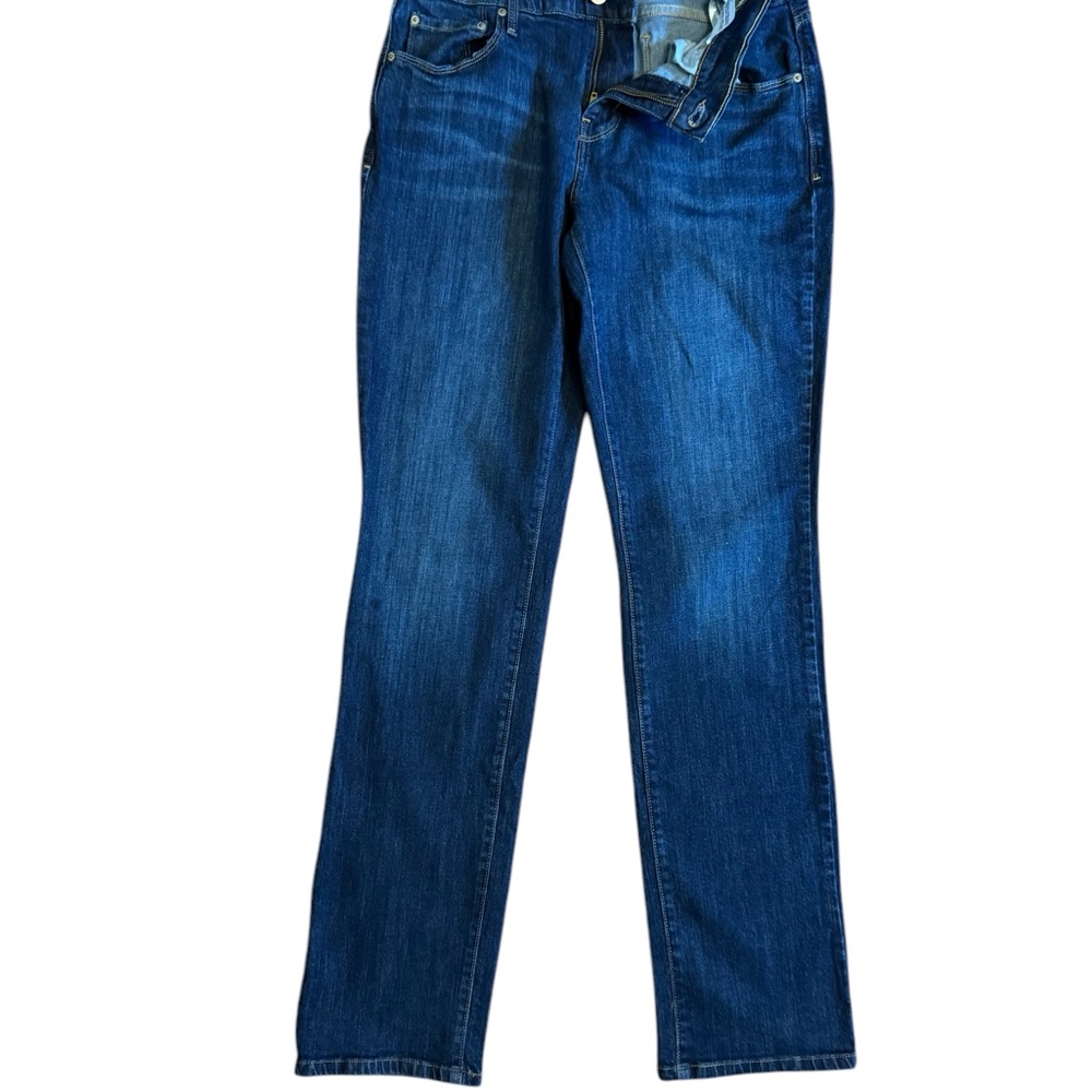 Like New Woman’s Levi’s Jeans - Picture 4 of 10